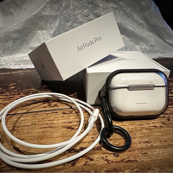 Apple IPod w/Otter Box - Picture 4 of 4